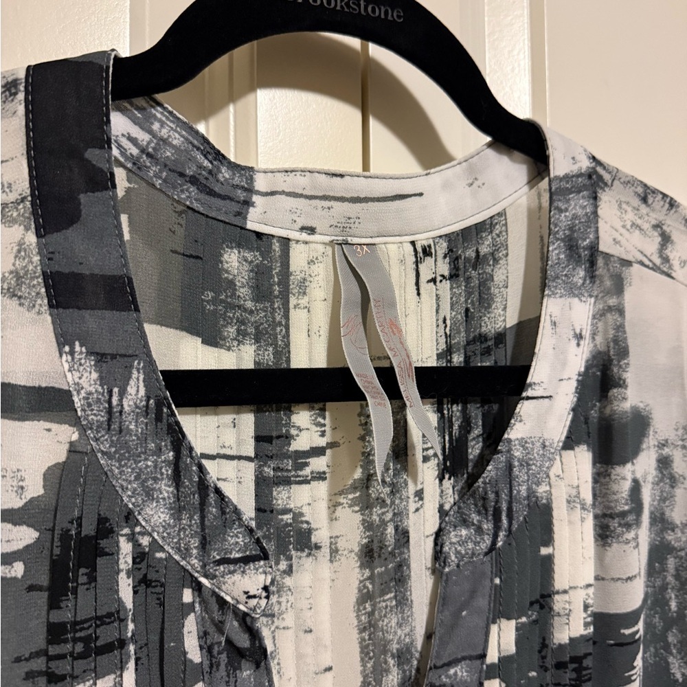 Abstract Black and Gray Women's Seven Top - Picture 2 of 3